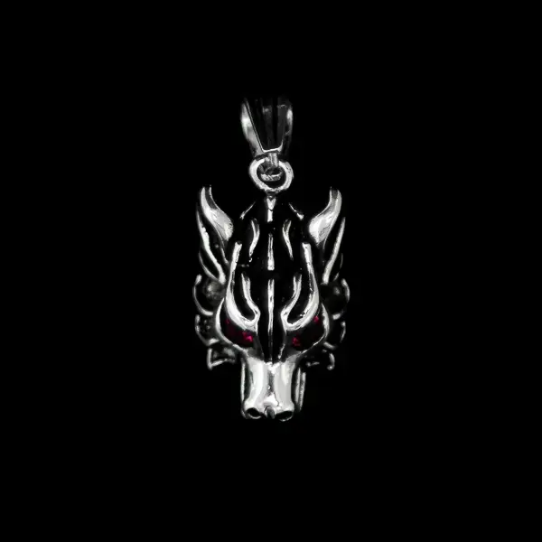 Privezak Fenrir - glava vuka sa cirkonima, srebrni nakit inspirisan nordijskom mitologijom, simbol snage i hrabrosti
